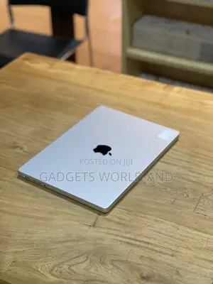 New Laptop Apple MacBook Pro 8GB Apple M3 SSD 512GB
