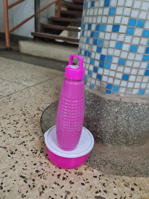 Pink Plastic Kids Container and Bottle Kids Container With Bottle