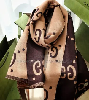 Designer Skafs