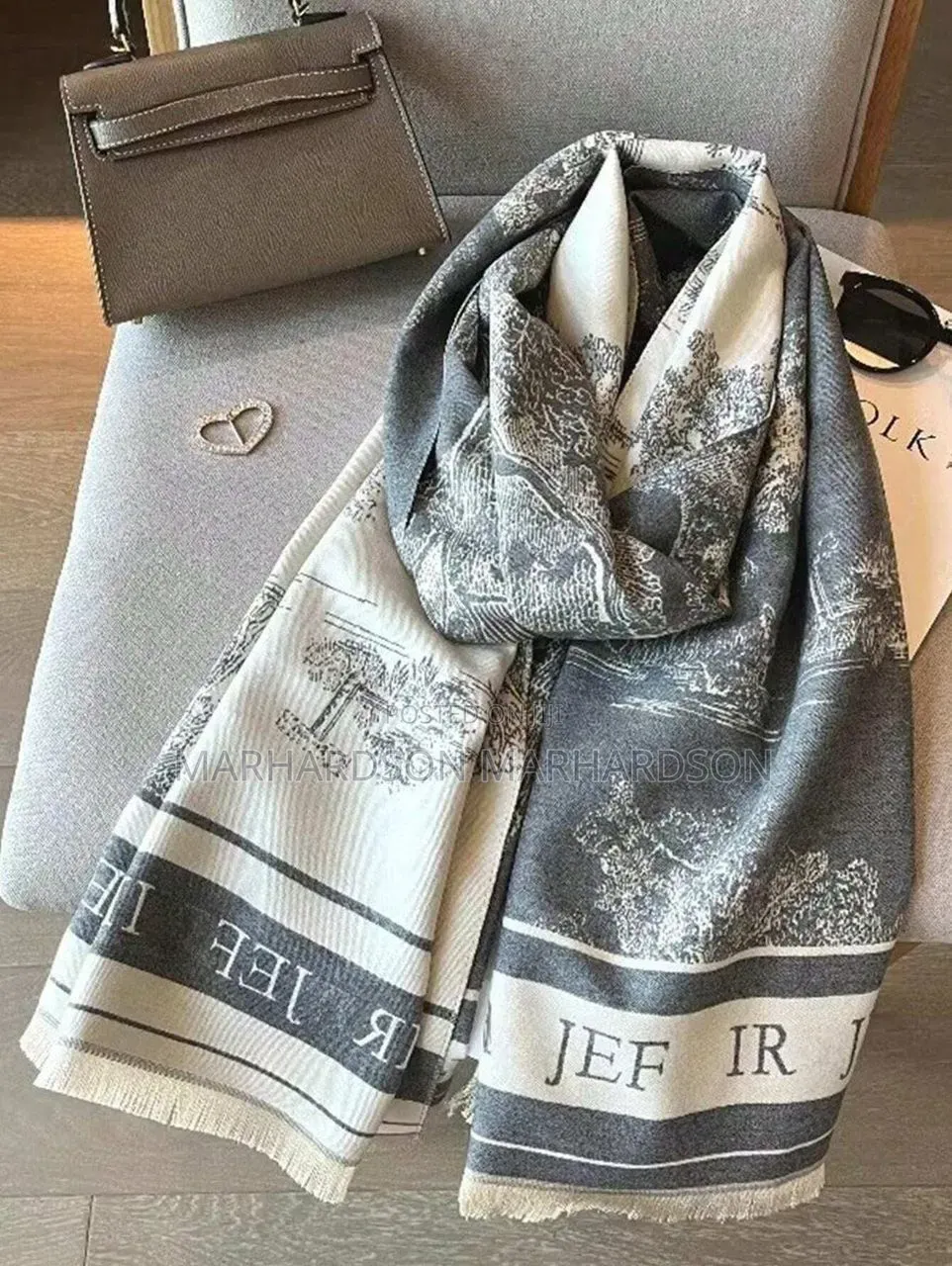 Designer Skafs