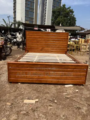 Wooden Bed in Mahogany Color/ Furniture