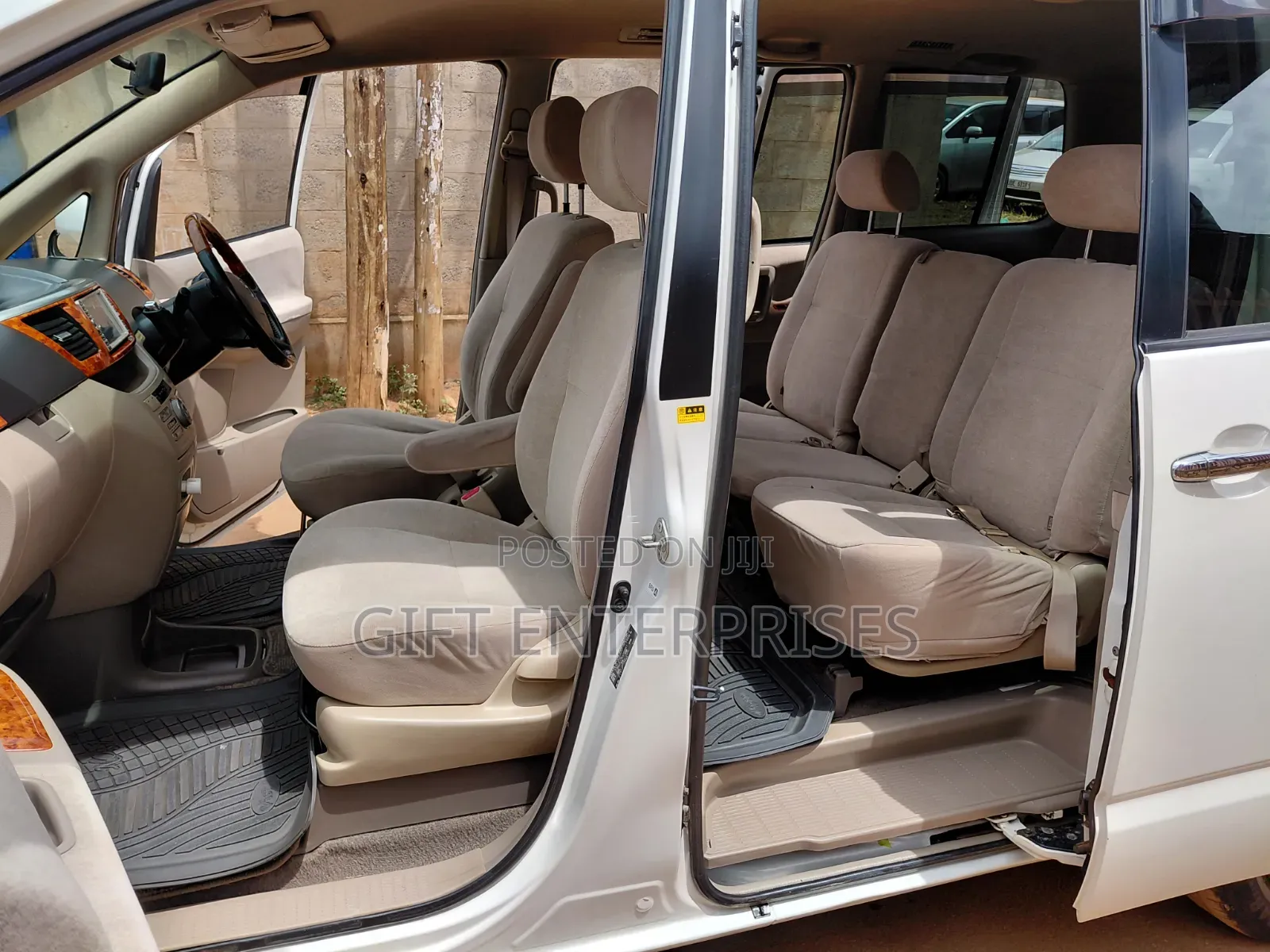Toyota Noah 2006 White