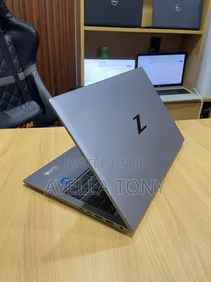 New Laptop HP ZBook Firefly G8 16GB Intel Core i7 SSD 256GB