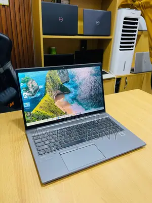 New Laptop HP ZBook Firefly 15 G7 16GB Intel Core i7 SSD 512GB