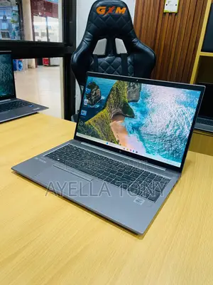 New Laptop HP ZBook Firefly 15 G7 16GB Intel Core i7 SSD 512GB