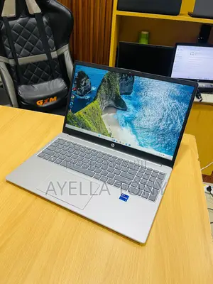 New Laptop HP Pavilion 15 8GB Intel Core i7 SSD 512GB