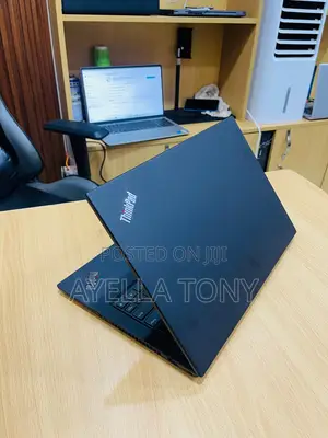 New Laptop Lenovo ThinkPad T490s 8GB Intel Core i5 SSD 256GB