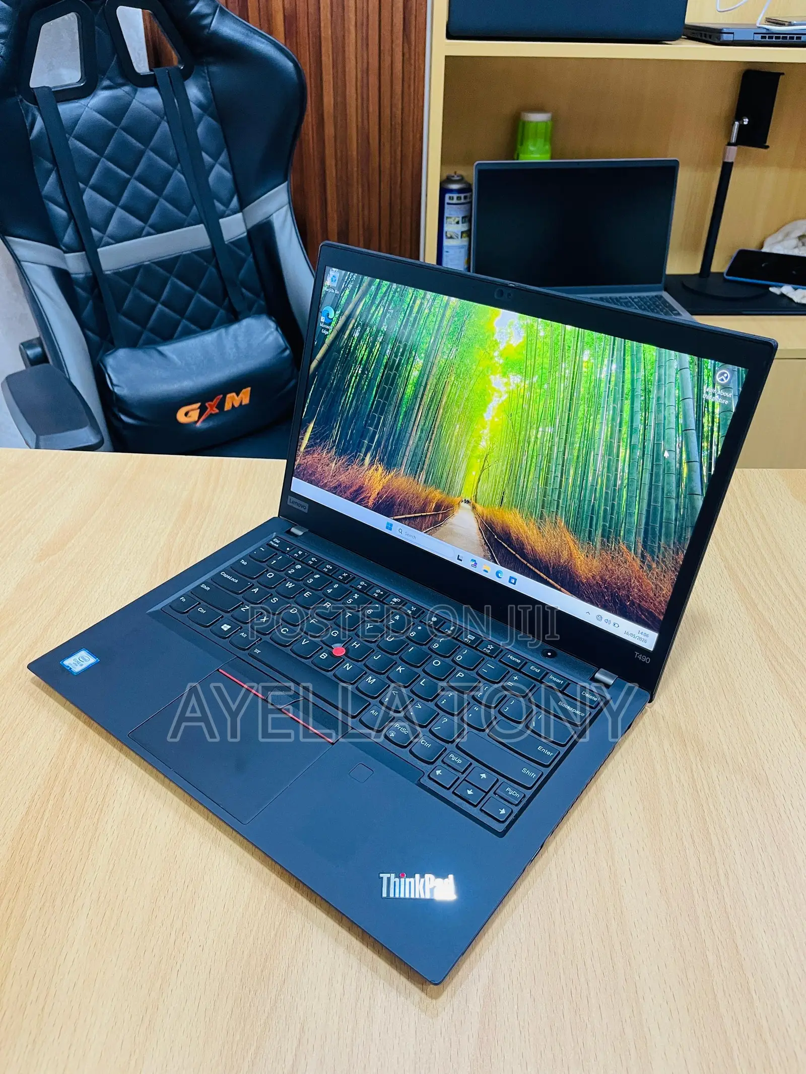 New Laptop Lenovo ThinkPad T490s 8GB Intel Core i5 SSD 256GB