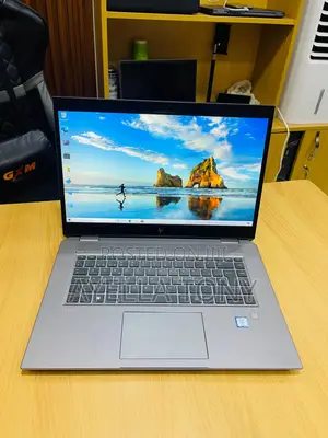 New Laptop HP ZBook Studio G5 16GB Intel Core i9 SSD 256GB