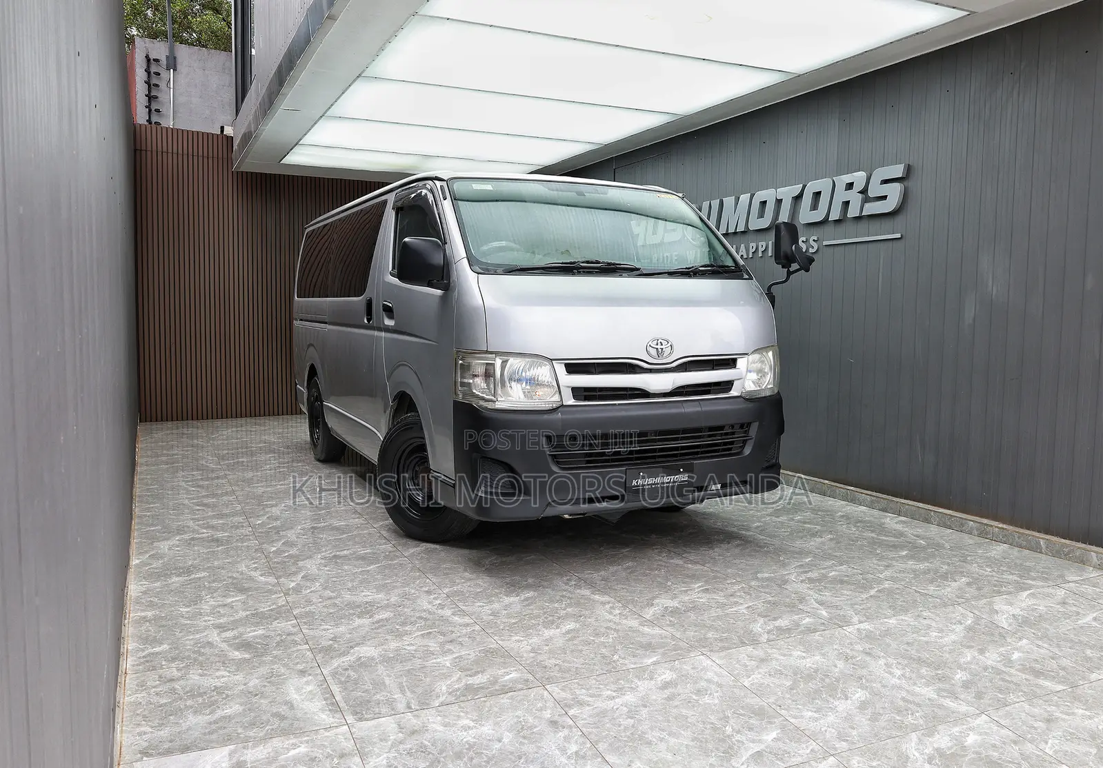 Toyota Regius 2012 Silver