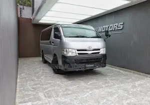 Toyota Regius 2012 Silver