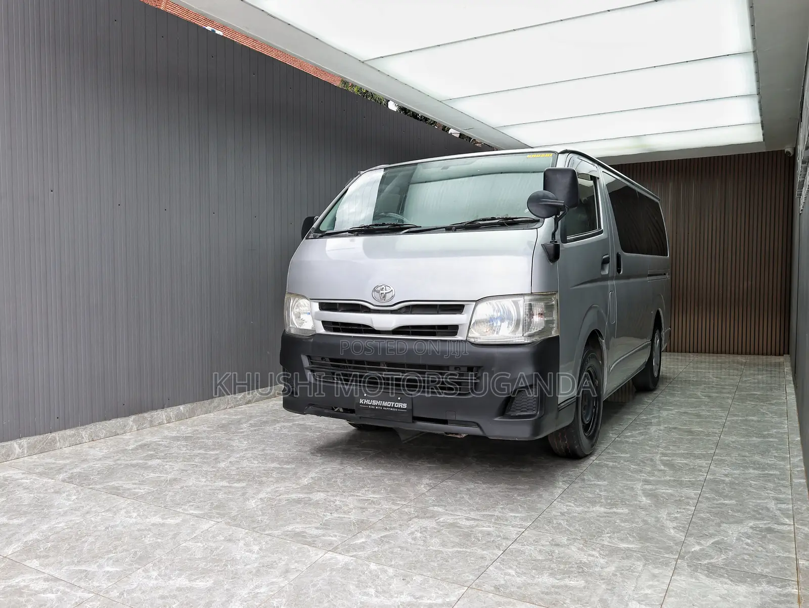 Toyota Regius 2012 Silver