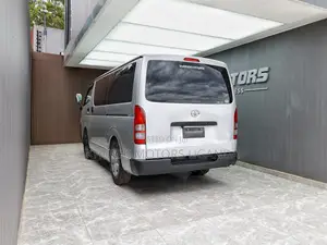 Toyota Regius 2012 Silver