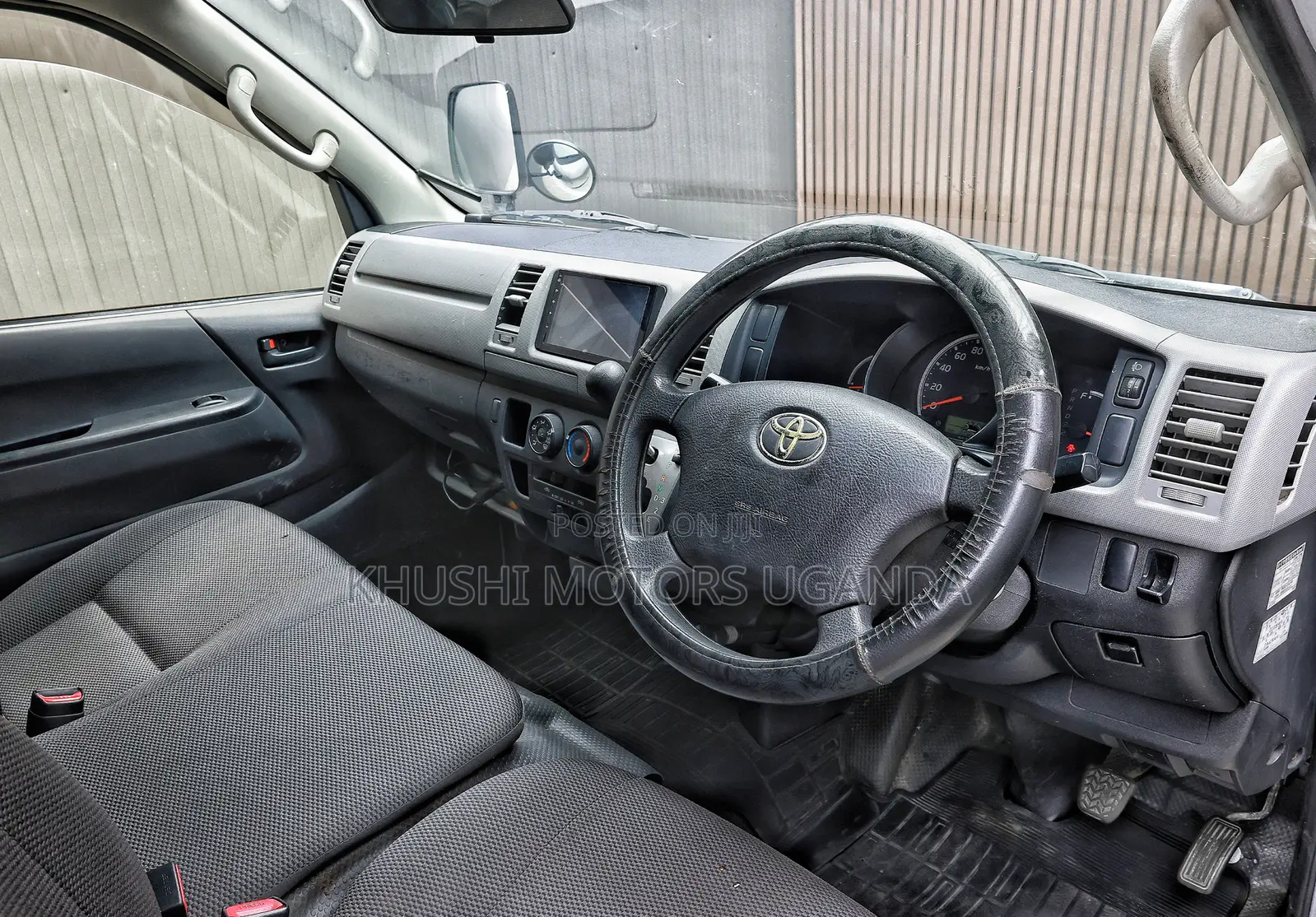 Toyota Regius 2012 Silver