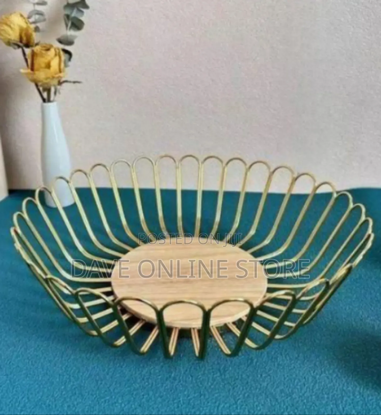 Modern Gold Wire Decorative Fruit Bowl / Serving Basket
