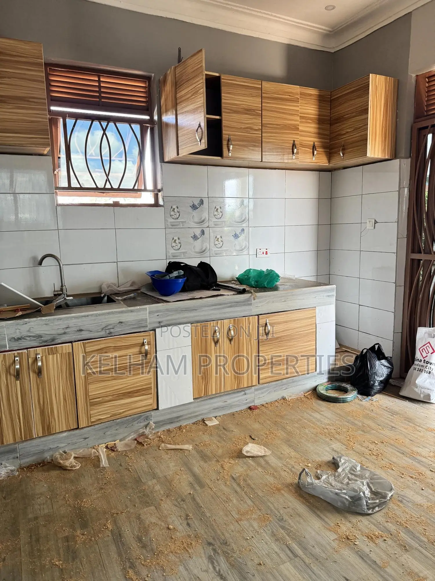 Postconstruction Cleaning Service