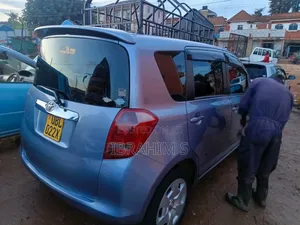 Toyota Ractis 2012 Gray