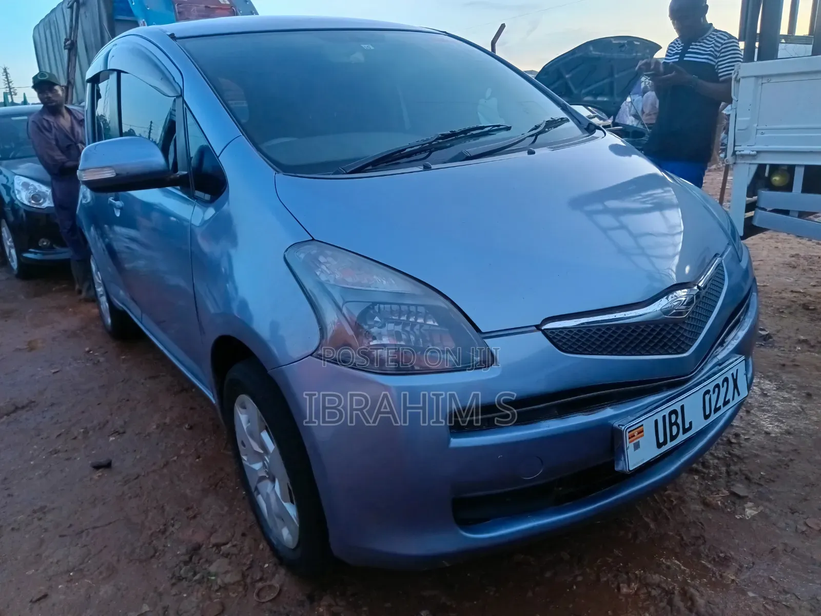 Toyota Ractis 2012 Gray