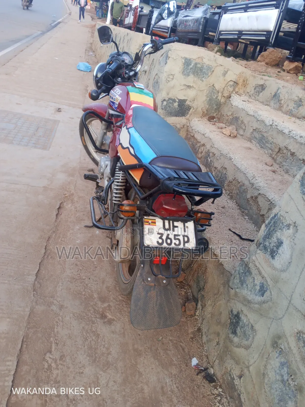 TVS HLX 125 2023 Red