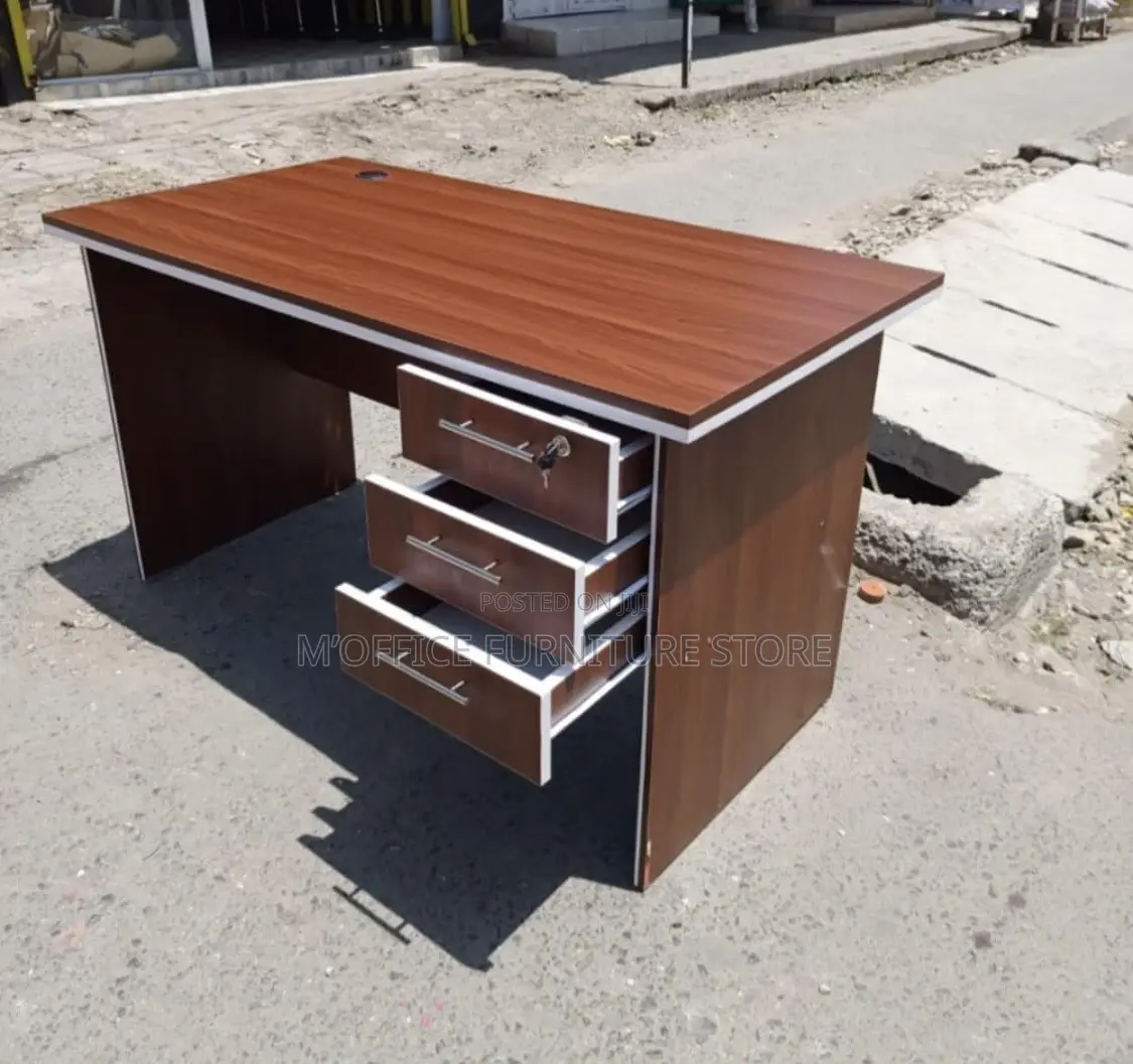 Simple Office Table 140cm