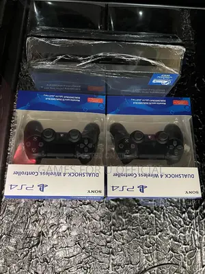 Playstation 4 8 Games With Two Pads FXT