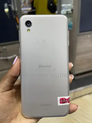 Sharp Aquos Sense 2 SHV43 32 GB Silver
