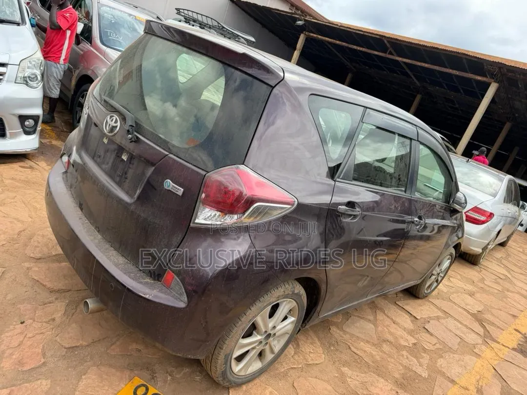Toyota Ractis 1.5 AWD 2016 Maroon