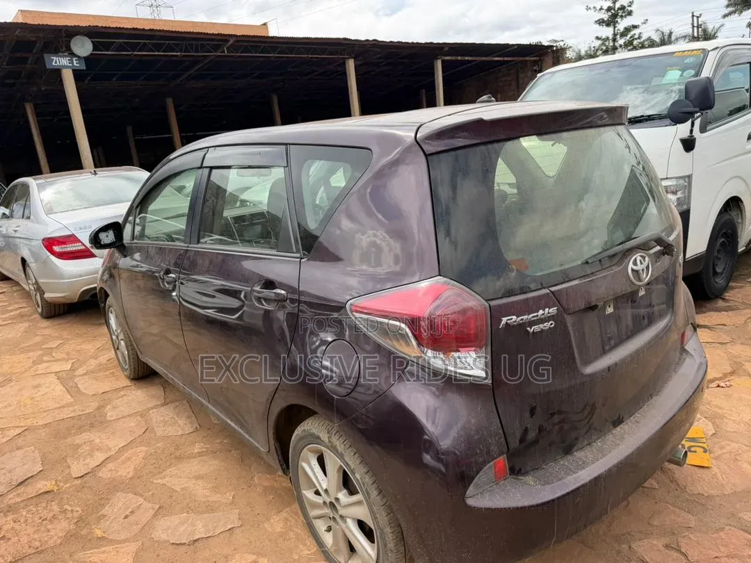 Toyota Ractis 1.5 AWD 2016 Maroon