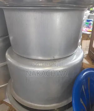 2 Pieces Of 50 And 40 Litres Of Saurce Pans