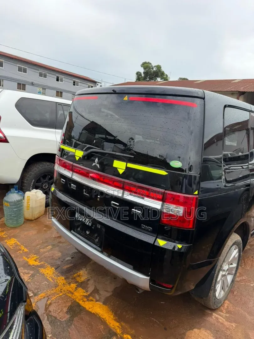 Mitsubishi Delica D:5 2018 Black