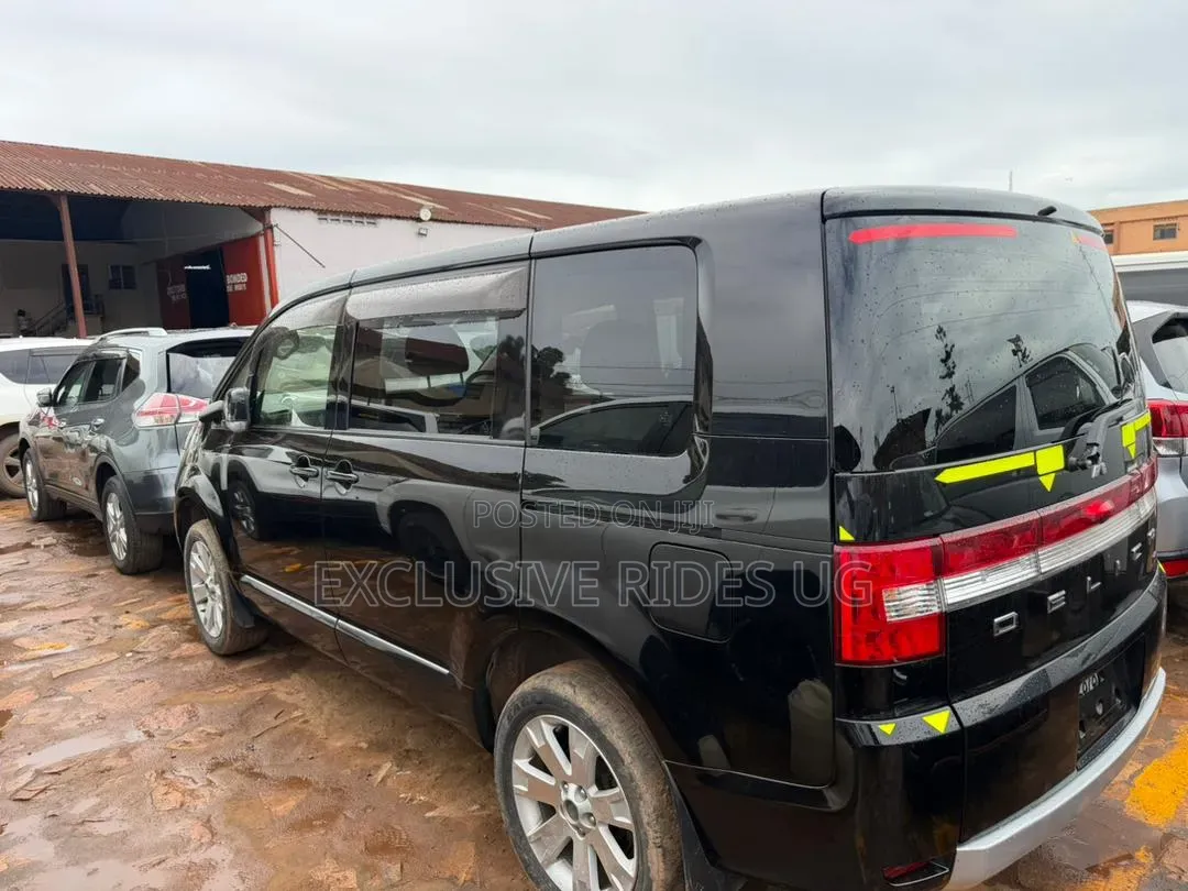 Mitsubishi Delica D:5 2018 Black