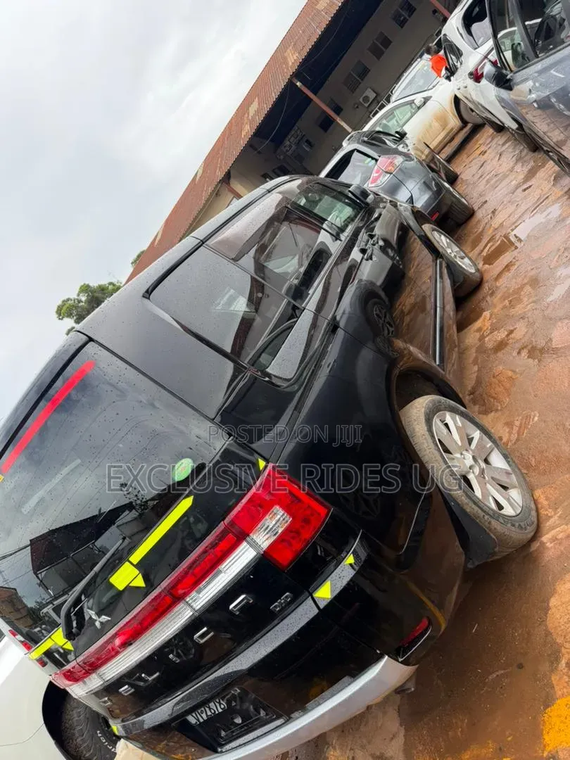 Mitsubishi Delica D:5 2018 Black