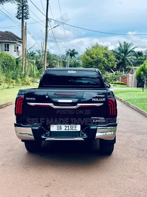 Toyota Hilux 2017 Gray