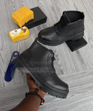 Cat Pure Leather Black Casual Boot