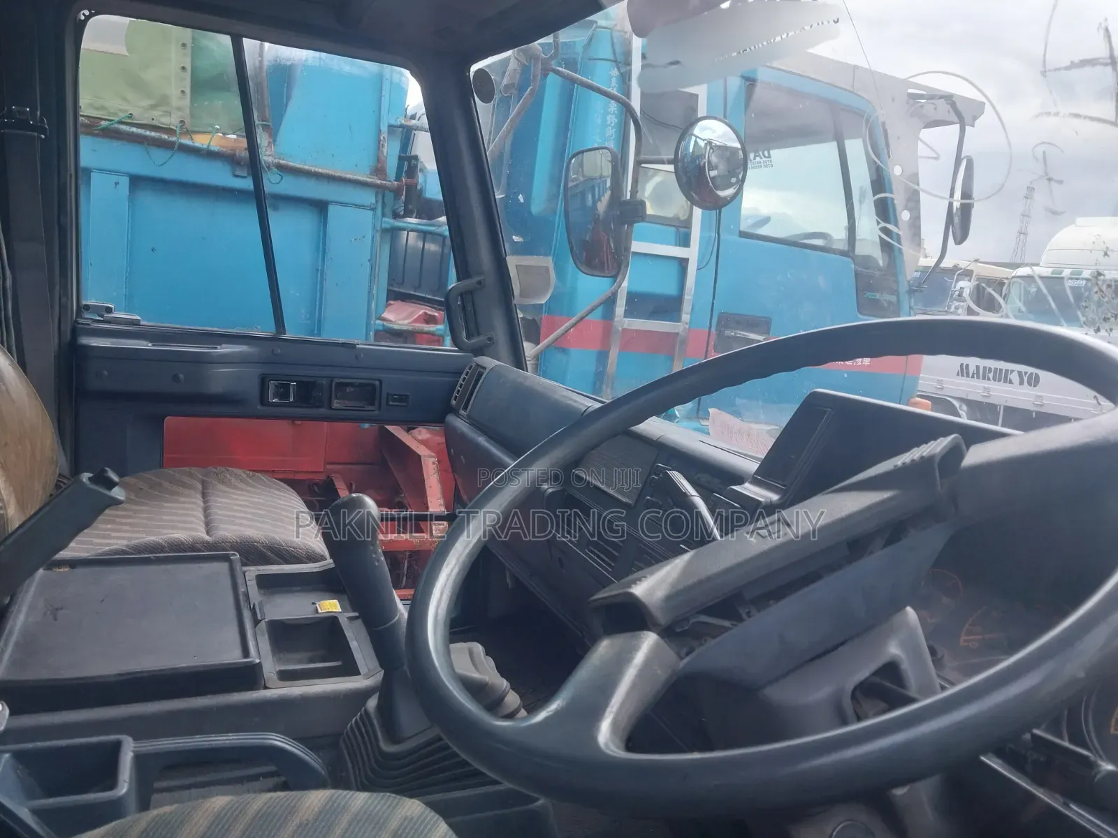 Isuzu Forward 1994 White