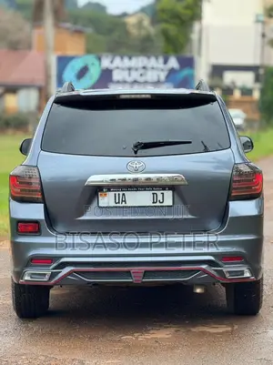 Toyota Kluger 2013 Blue