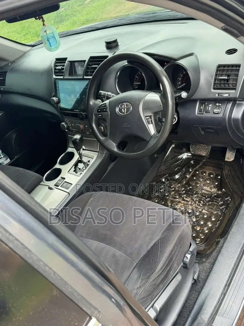 Toyota Kluger 2013 Blue