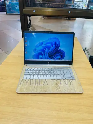 New Laptop HP Pavilion 14z 8GB Intel Core i7 SSD 256GB