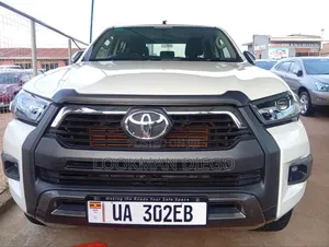 Toyota Hilux Revo Double Cab Deisel 2.8 RWD 2017 White