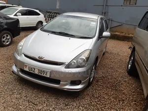 Toyota Wish 2005 Silver