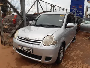 Toyota Sienta 2008 Silver
