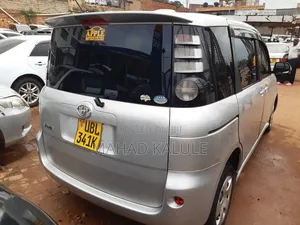 Toyota Sienta 2008 Silver