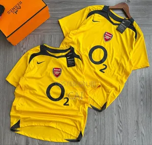 Nike Arsenal 2005–06 Away Shirts in Yellow.