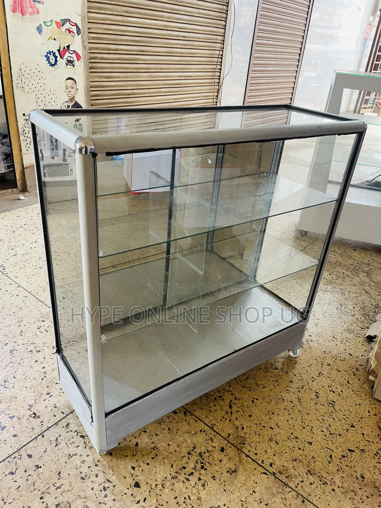 Brandnew 3feets Modern Glass Showcase Display Table