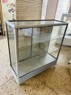 Brandnew 3feets Modern Glass Showcase Display Table