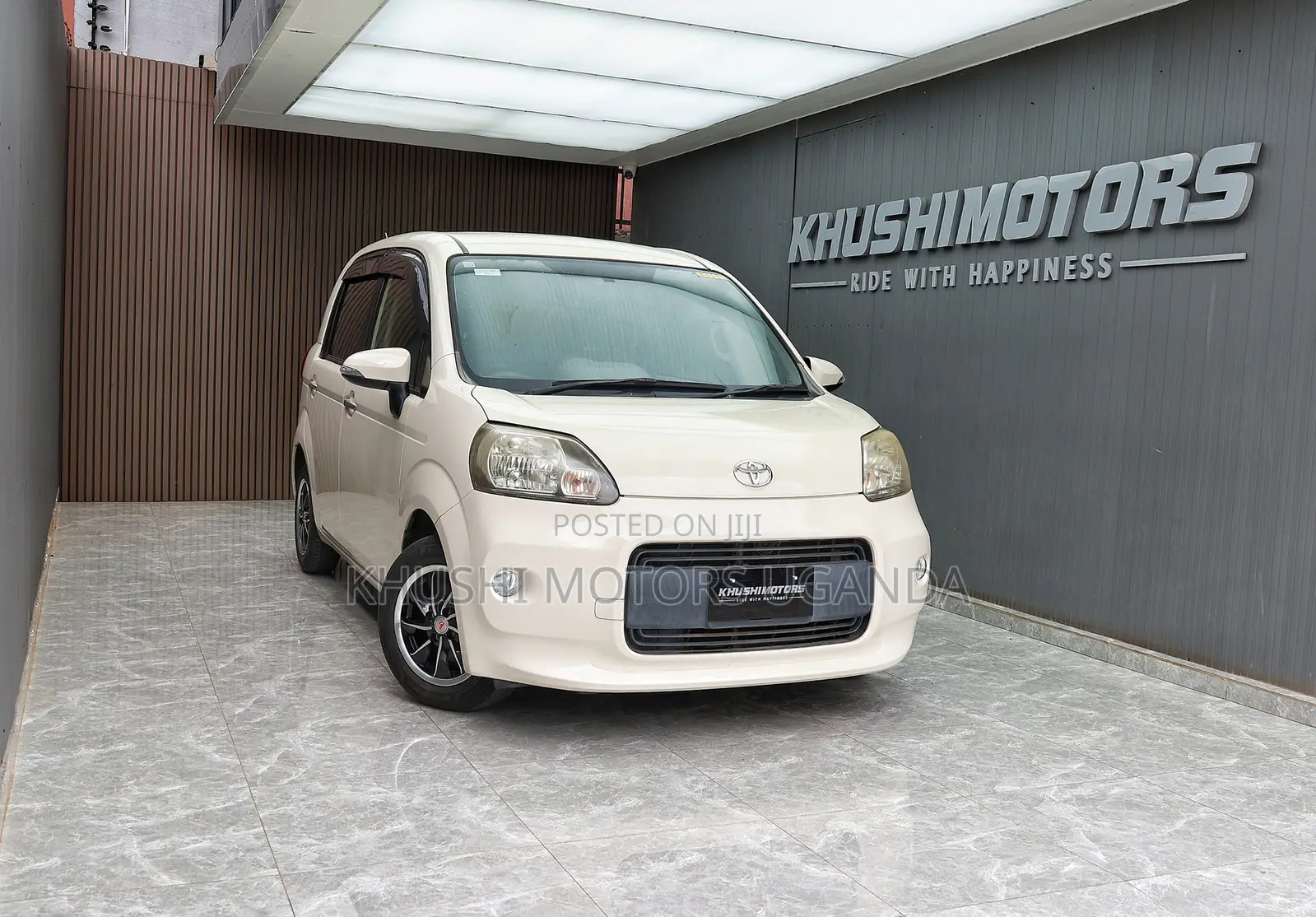 Toyota Porte 2012 Beige