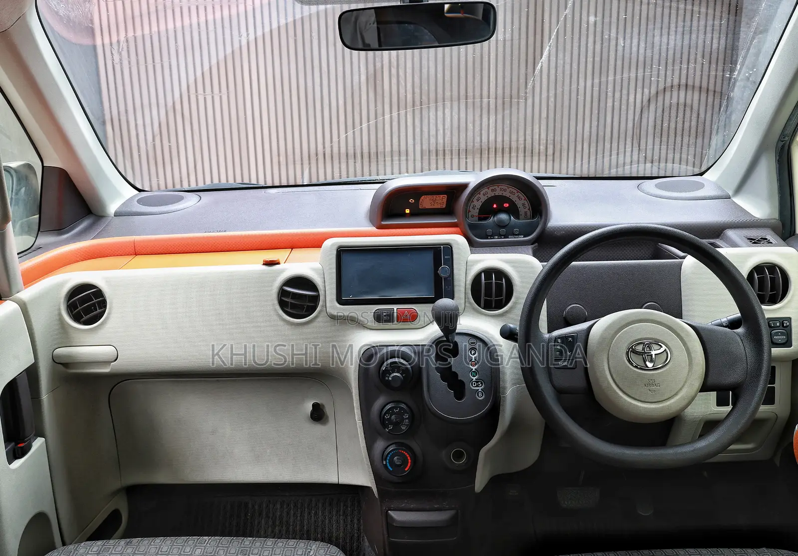 Toyota Porte 2012 Beige