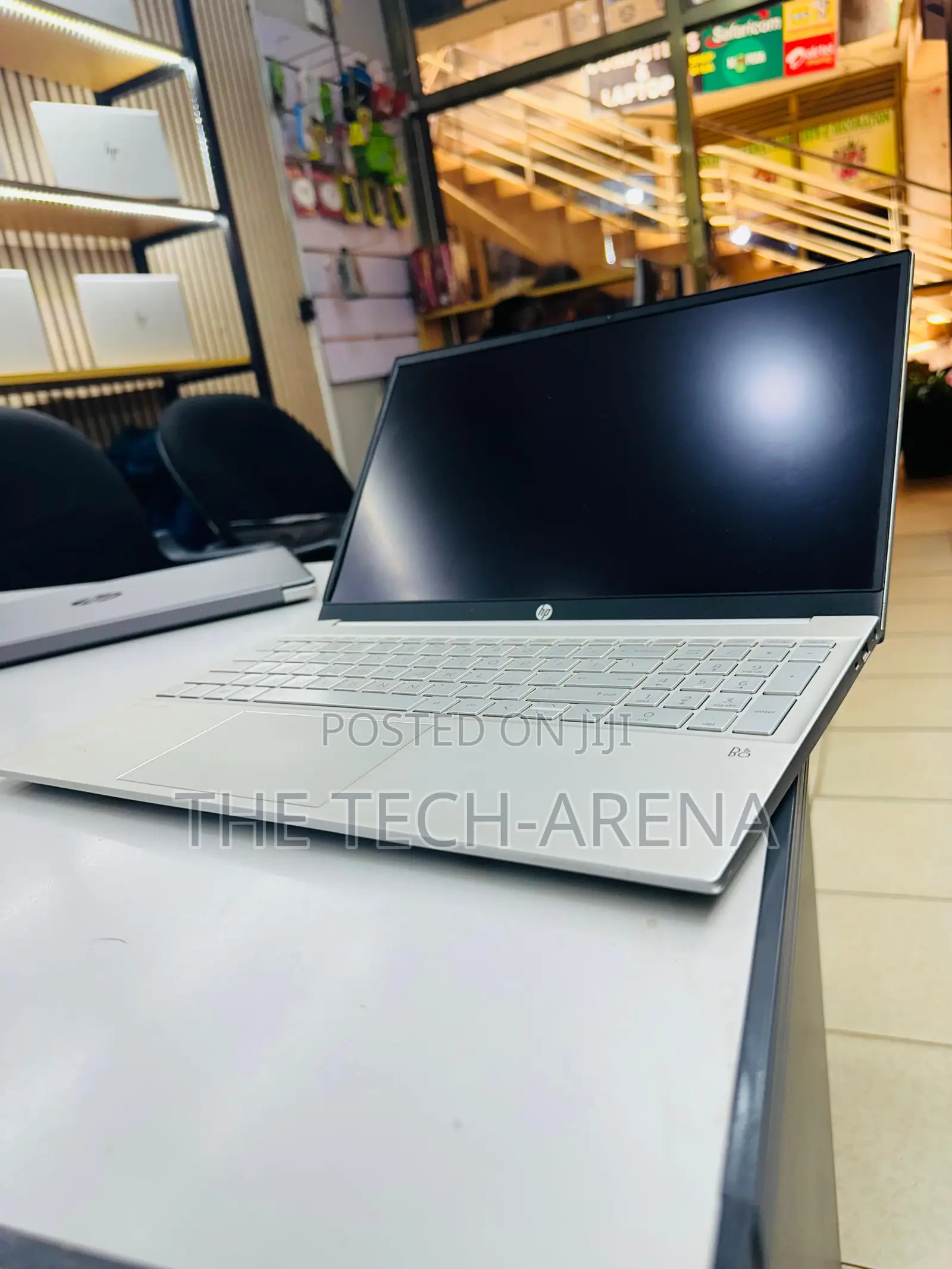 New Laptop HP Pavilion 15 8GB Intel Core i5 SSD 256GB