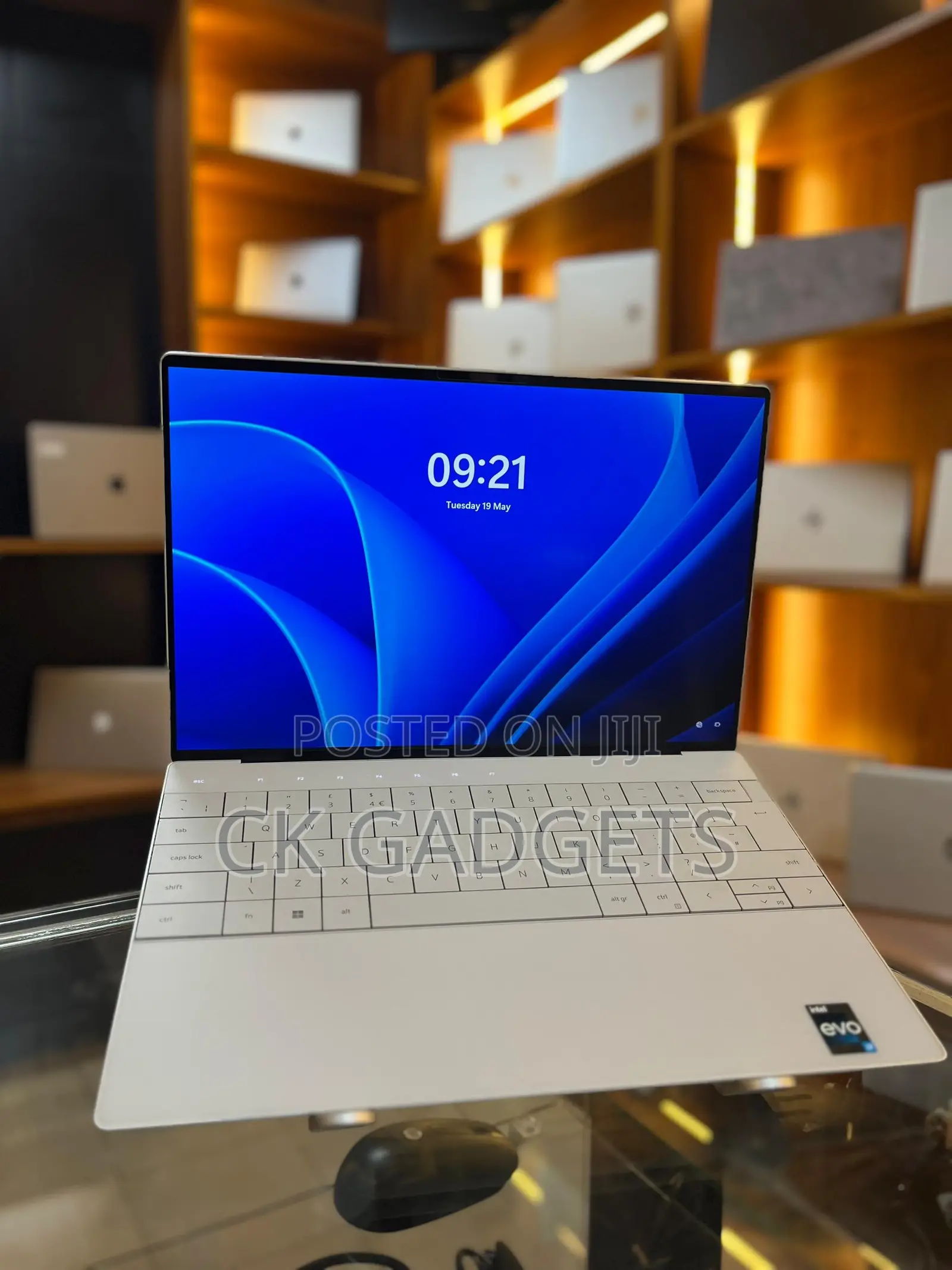 New Laptop Dell XPS 13 16GB Intel Core i7 SSD 512GB