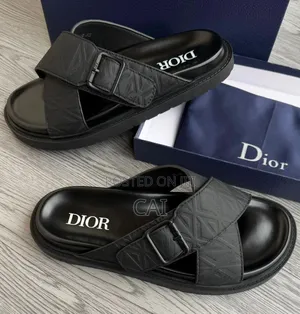 Motif Dior Alias Black Leather Sandals